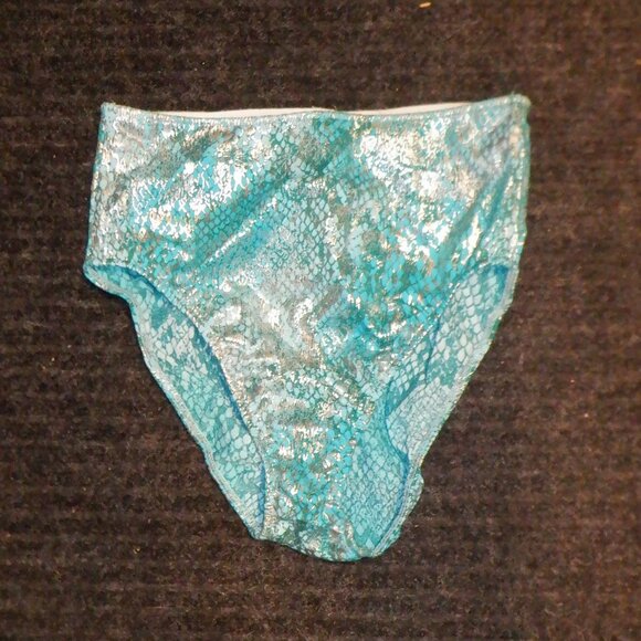 *** VENUS *** Lush "3" Piece SWIMSUIT - Picture 2 of 2